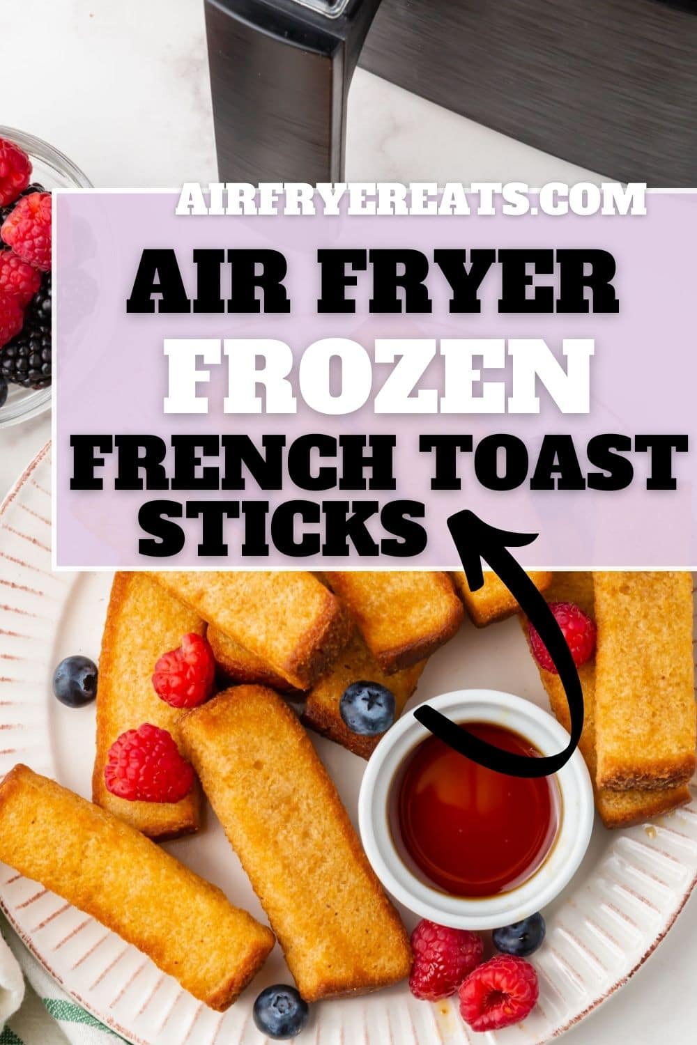 Love hot and fresh french toast sticks, with crispy edges? Make frozen french toast sticks in the air fryer to save time! via @vegetarianmamma