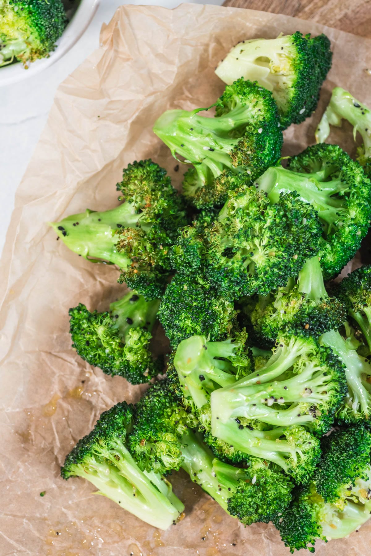 everything-but-the-bagel-broccoli-in-the-air-fryer-air-fryer-eats